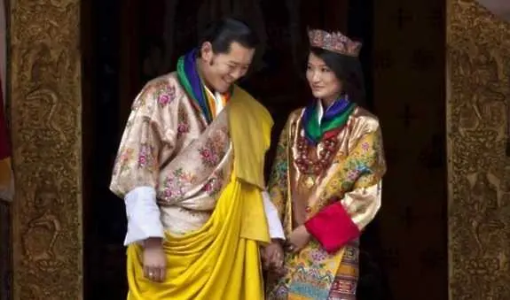 Кралят и кралицата на Бутан се радват на първо дете
