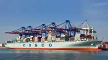 Китайска компания купува мажоритарен дял от гръцкото пристанище Пирея