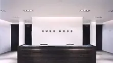 Шефът на Hugo Boss се разделя с поста си заради слаби резултати