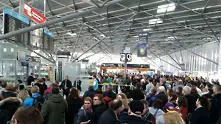 Евакуираха летището в Кьолн заради пробив в сигурността