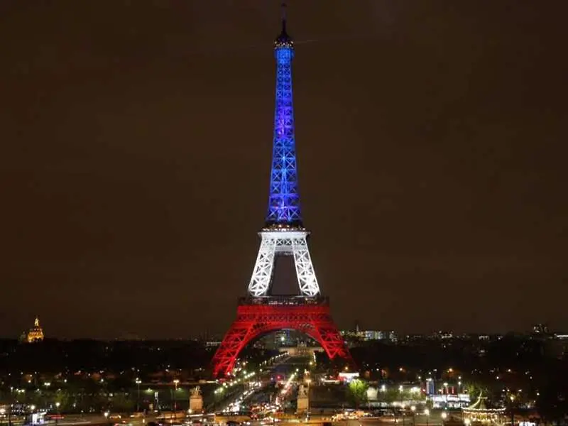 Айфеловата кула ще засвети в цветовете на белгийското знаме