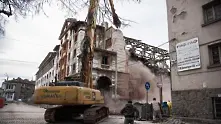 Пловдивчани правят жива верига срещу събарянето на емблематична сграда