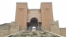 ДАЕШ разруши античната врата на Ниневия до Мосул