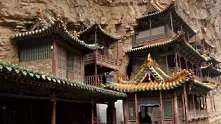 Висящият храм - единственият, който въплъщава трите традиционни религии в Китай