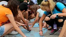 Младежи нарисуваха във Видин почти 100-метрова карта на Дунав