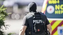 Мъж с мачете уби жена и рани двама в Ройтлинген, Германия