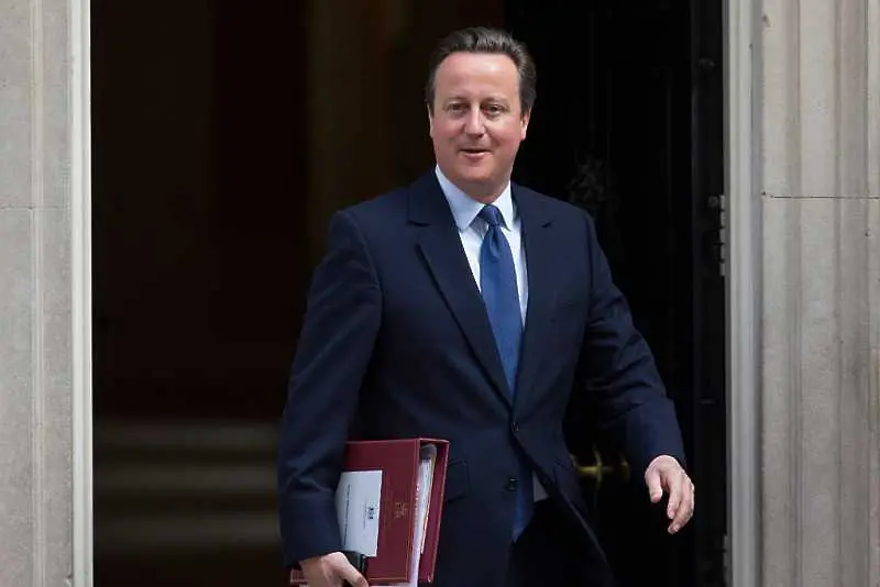 Британските депутати изпратиха Камерън с аплодисменти на крака