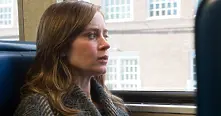 Излезе нов завладяващ трейлър по филма  „Момичето от влака”