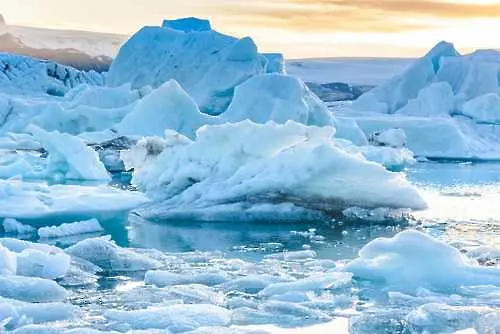 Северният полюс изчезва, предупреждават учени