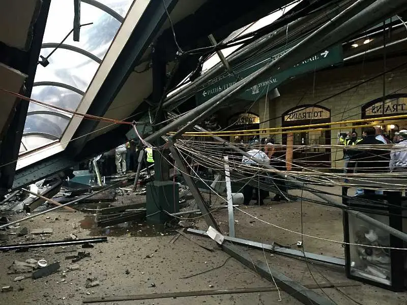 Катастрофата в Ню Джърси: Влакът е ускорил рязко преди гарата