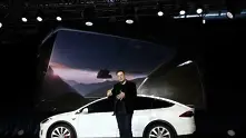 Тесла оборудва автомобилите си със системи за пълно самоуправление