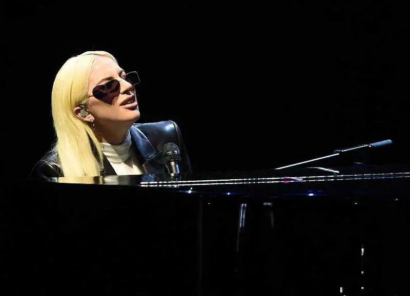 Лейди  Гага с нов  сингъл и албум