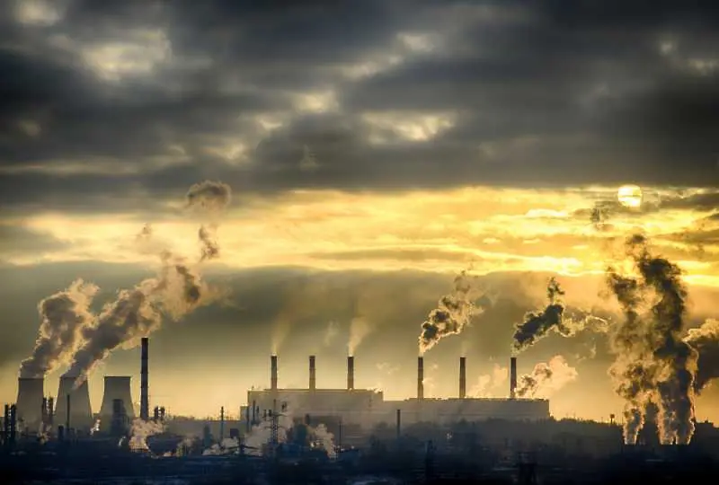 Близо 200 страни сключиха споразумение за намаляване на парниковите газове