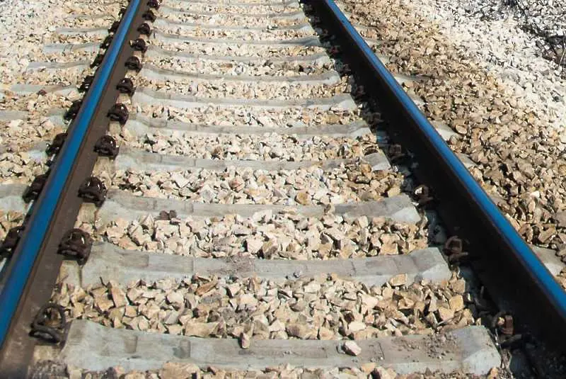 Влакът в Хитрино по всяка вероятност се е движел с превишена скорост