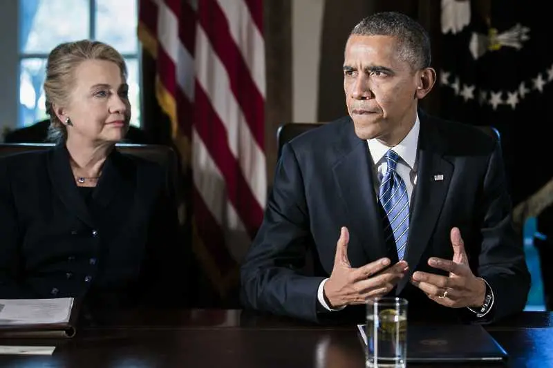 Клинтън признала поражението си след разговор с Обама