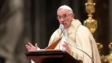 Папа Франциск призова за предпазлив подход към мигрантите   
