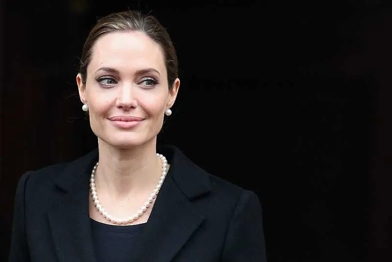 Анджелина Джоли с първи работен ангажимент след раздялата с Брад Пит