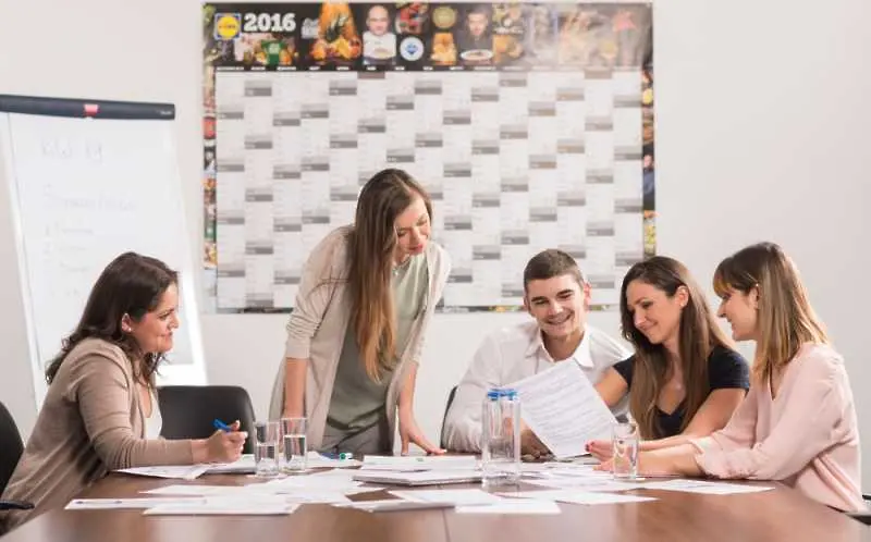 Лидл България стартира 18-месечна платена стажантска програма
