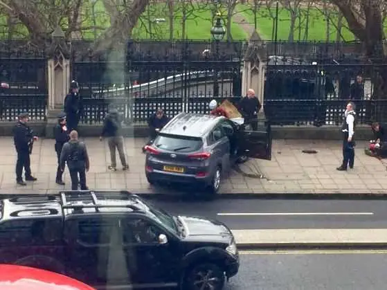 Стрелба до Британския парламент