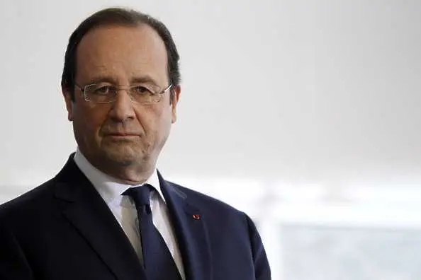 Близо 77 процента от французите са недоволни от президента Оланд