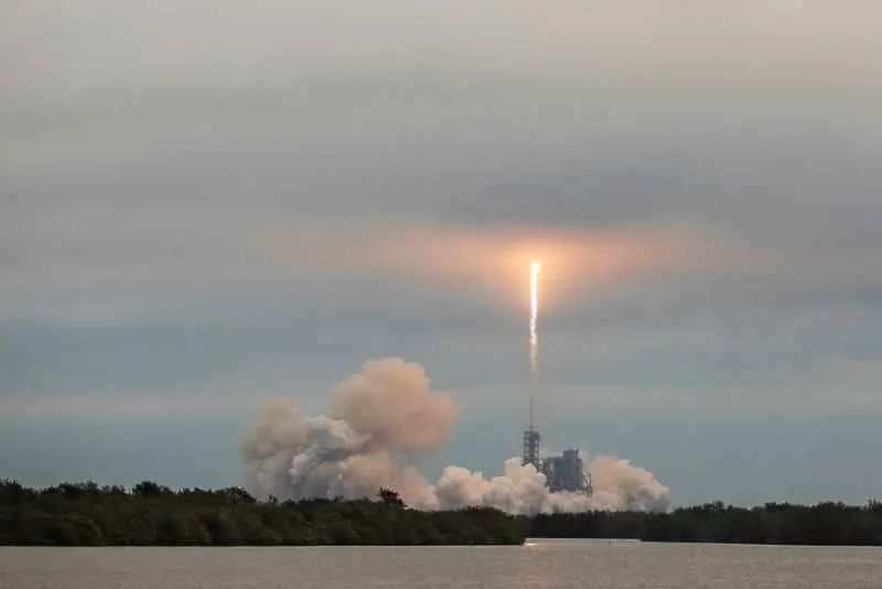 SpaceX ще изстреля BulgariaSat-1 в Космоса
