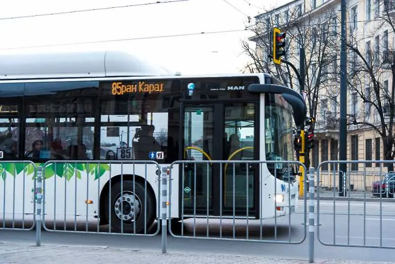 Тестват нов електробус по улиците на София