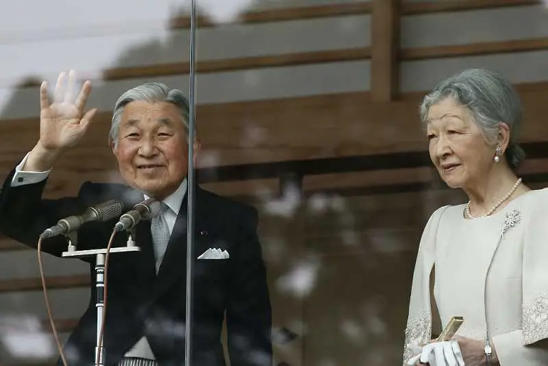 Япония: Правителството одобри закон за абдикацията на император Акихито