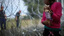 Унгария пусна ток по оградата срещу емигрантите