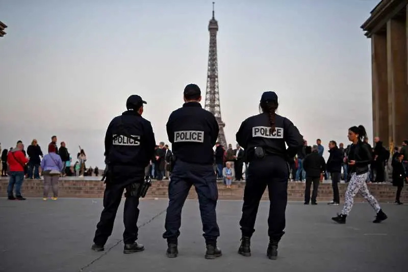 Стрелба на паркинг в Париж, човек е убит