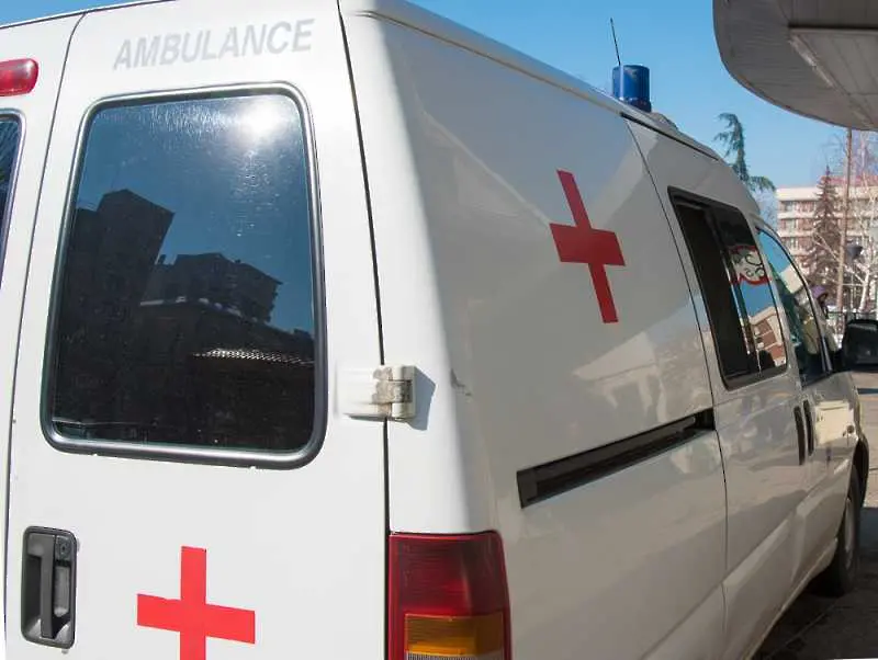 Опериран, но с опасност за живота остава раненият при стрелбата в София