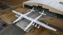 САЩ показаха най-големия самолет в света