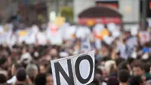 Протест в Мадрид с искане за оставка на премиера Рахой