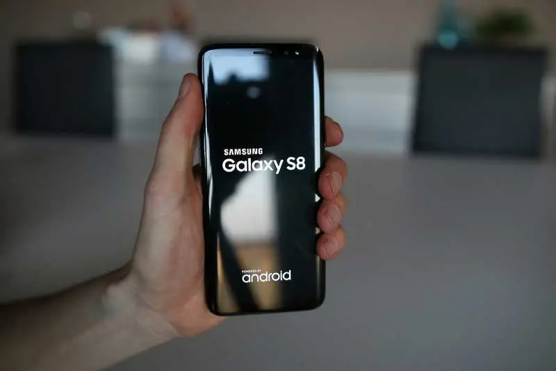 Хакери измамиха защитата с ирисово сканиране на Samsung Galaxy S8