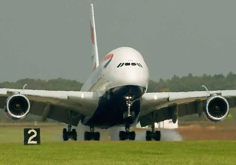 Airbus представи още по-голям A380