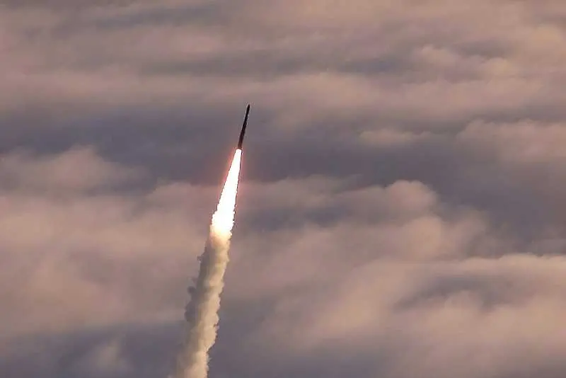 След Северна Корея и САЩ тестват балистична ракета 