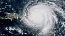 Ураганът Ирма опустоши френските Антили и лети към Флорида
