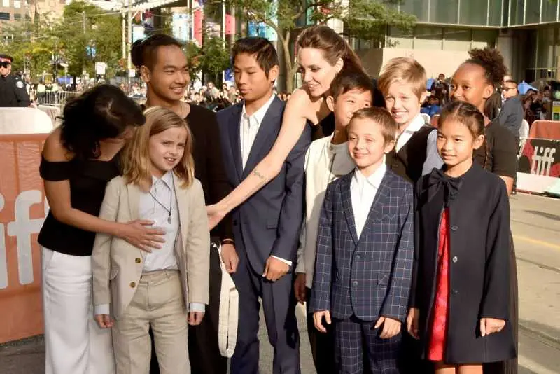Анджелина Джоли с децата на кинофестивала в Торонто (снимки) 