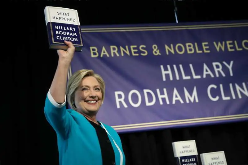 Хилари Клинтън издаде книга за изборната загуба, Путин, Обама и медиите