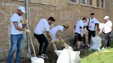Над 800 доброволци ремонтираха училището за деца с увреден слух в София