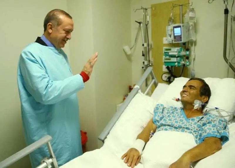 Ердоган посети оперирания Наим Сюлейманоглу в болницата