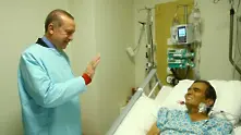 Ердоган посети оперирания Наим Сюлейманоглу в болницата
