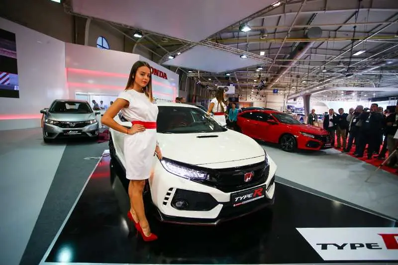 Civic Type R - звездата на щанда на Honda на автомобилното изложение в София