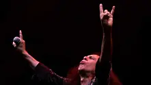 Холограма на Рони Джеймс Дио тръгва на турне (видео)