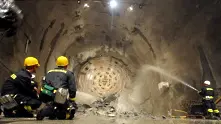 Затвориха тунела Готард заради тежка катастрофа