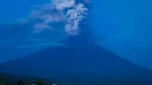 Извънредна ситуация на остров Бали заради вулкана Агунг