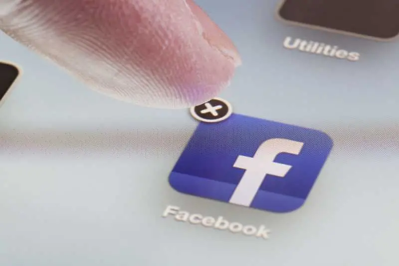 Триенето на приятели във Facebook води до последствия в реалния живот
