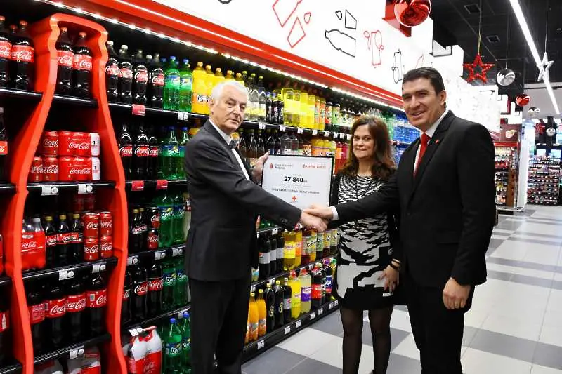 Кока-Кола ХБК България и Фантастико дариха 27 840 лв. за програмата Топъл обяд“ на БЧК
