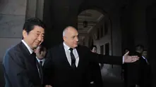 Борисов посрещна японския премиер