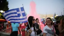 Сблъсъци между протестиращи и полиция в Атина
