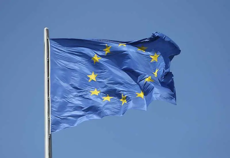 ЕС вади 8 страни от черния списък на данъчните убежища